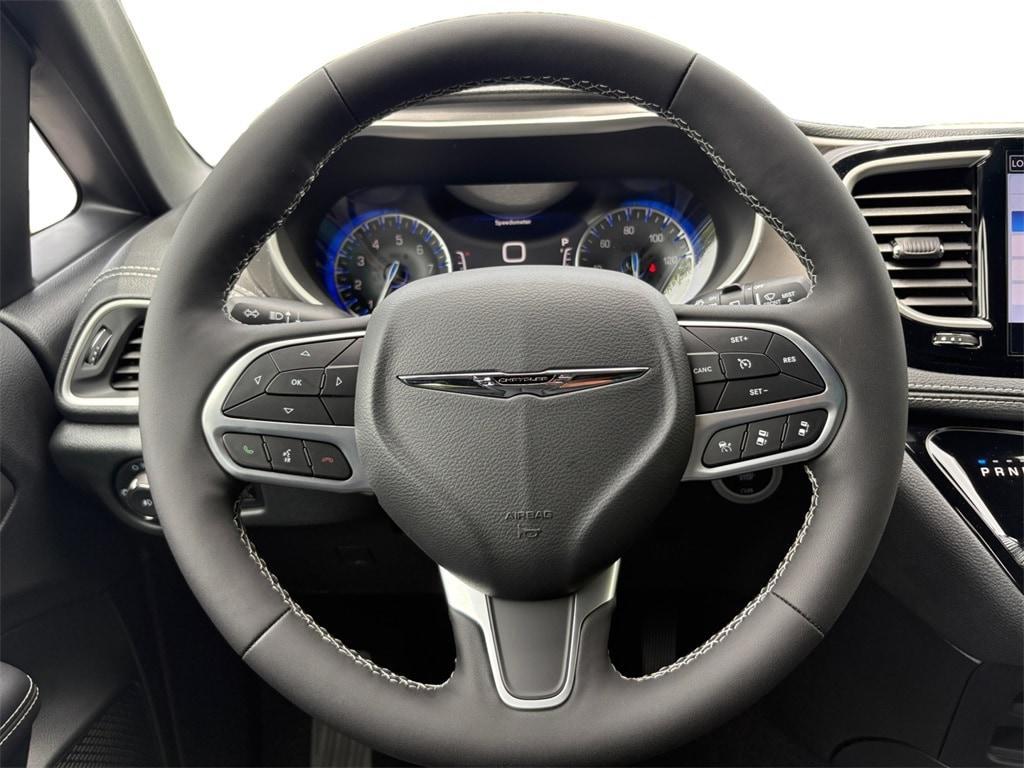 new 2025 Chrysler Pacifica car, priced at $41,752