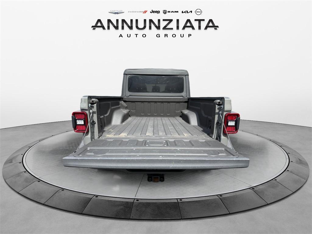 used 2022 Jeep Gladiator car, priced at $35,599