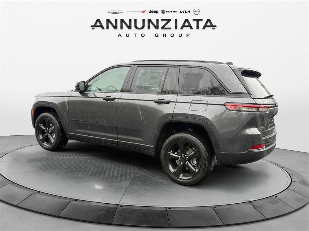 new 2025 Jeep Grand Cherokee car, priced at $50,121