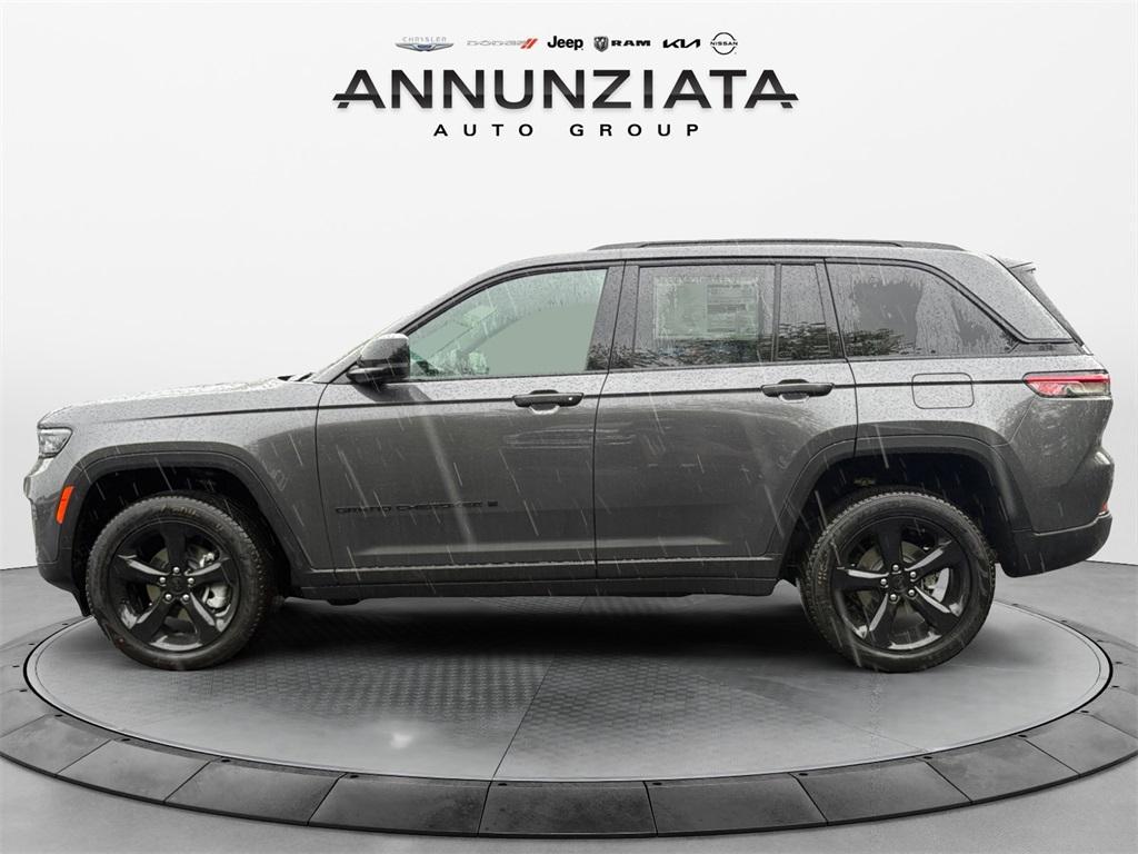 new 2025 Jeep Grand Cherokee car, priced at $50,121
