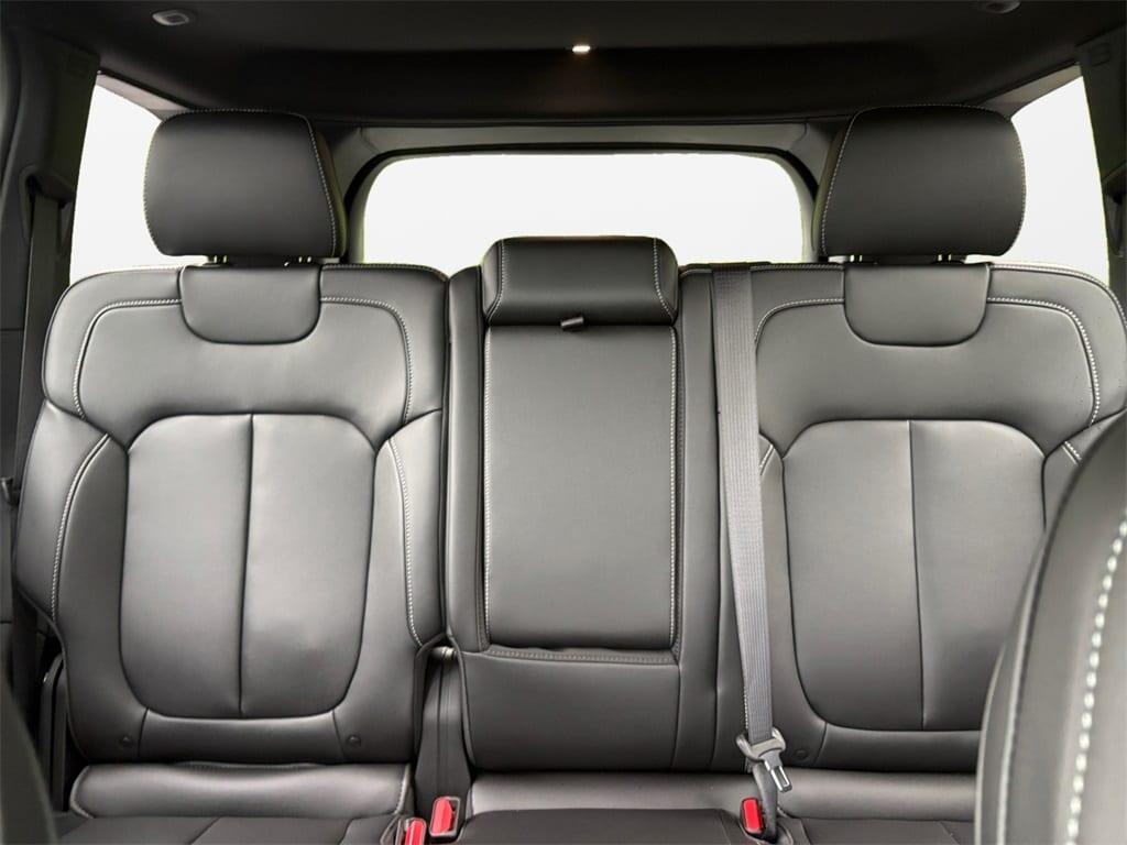 new 2025 Jeep Grand Cherokee car, priced at $50,121