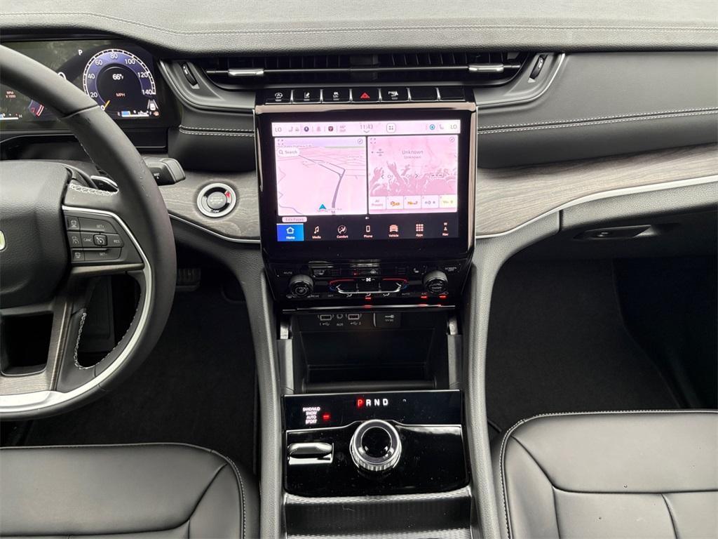 new 2025 Jeep Grand Cherokee car, priced at $50,121