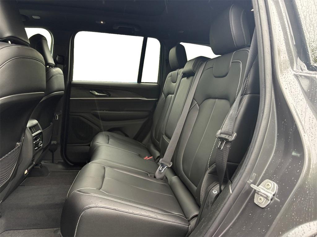new 2025 Jeep Grand Cherokee car, priced at $50,121