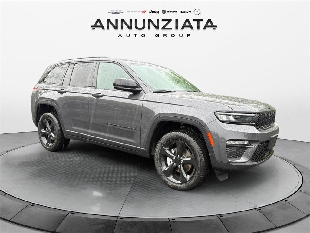 new 2025 Jeep Grand Cherokee car, priced at $49,121