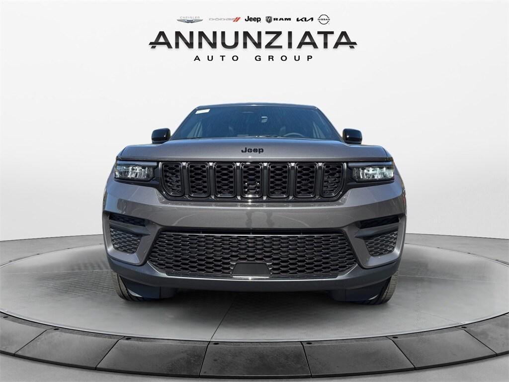 new 2025 Jeep Grand Cherokee car, priced at $44,625
