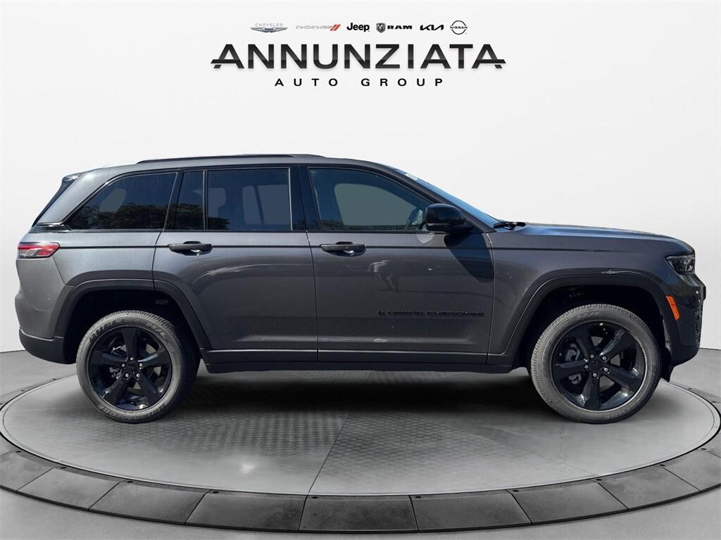 new 2025 Jeep Grand Cherokee car, priced at $44,625