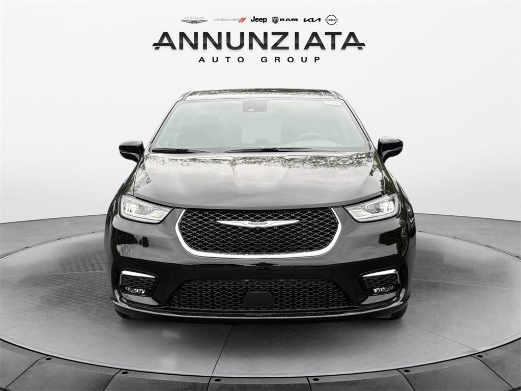 new 2025 Chrysler Pacifica car, priced at $41,752