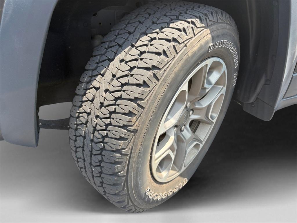 used 2022 Jeep Cherokee car, priced at $24,799