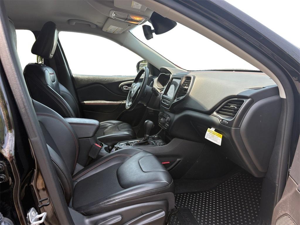 used 2022 Jeep Cherokee car, priced at $24,799