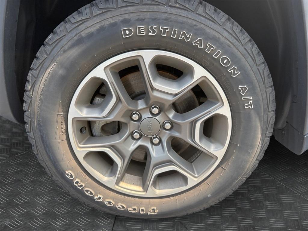 used 2022 Jeep Cherokee car, priced at $24,799