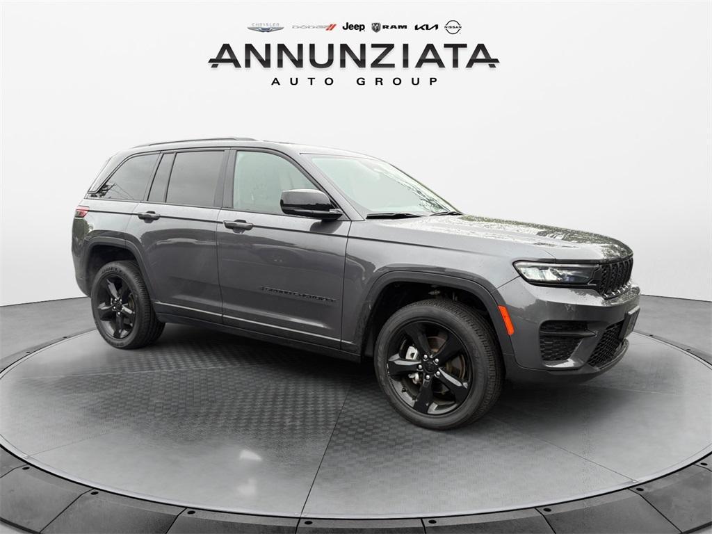 used 2022 Jeep Grand Cherokee car, priced at $34,499
