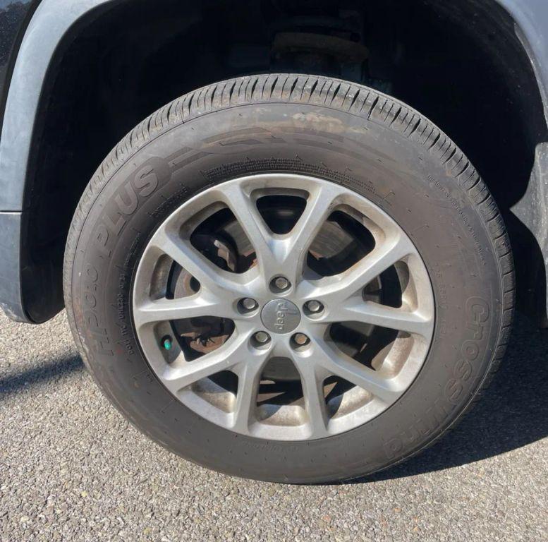 used 2015 Jeep Cherokee car, priced at $8,595