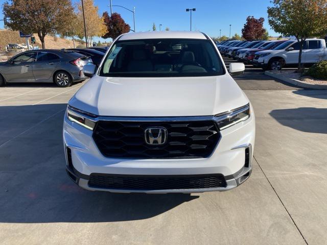 new 2025 Honda Pilot car, priced at $45,350