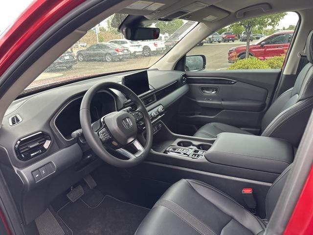 new 2025 Honda Pilot car, priced at $49,705