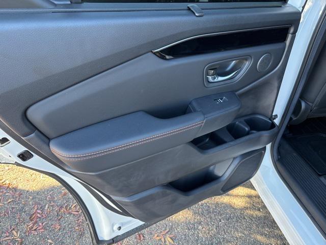 used 2025 Honda Pilot car, priced at $45,617