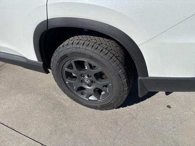 used 2025 Honda Pilot car, priced at $45,617