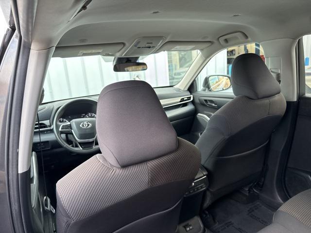 used 2023 Toyota Highlander car, priced at $32,997