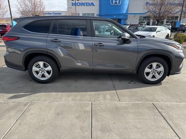 used 2023 Toyota Highlander car, priced at $32,997