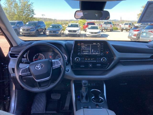 used 2022 Toyota Highlander car, priced at $27,800