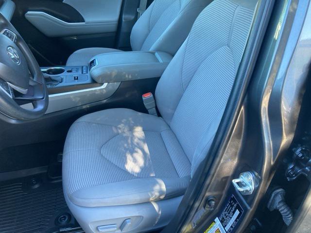 used 2022 Toyota Highlander car, priced at $27,800