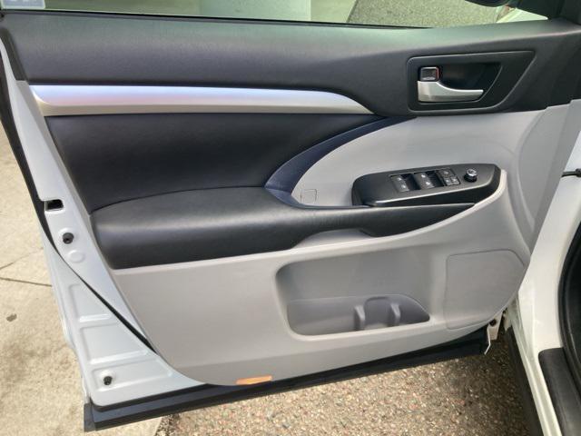 used 2018 Toyota Highlander car, priced at $27,953