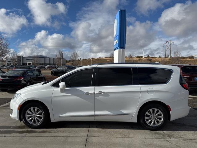 used 2018 Chrysler Pacifica car, priced at $13,690