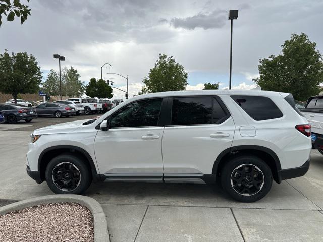 new 2025 Honda Pilot car, priced at $49,650