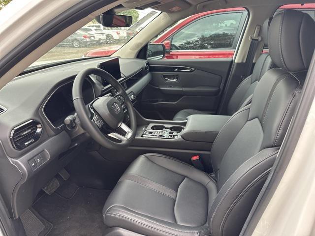 new 2025 Honda Pilot car, priced at $49,650
