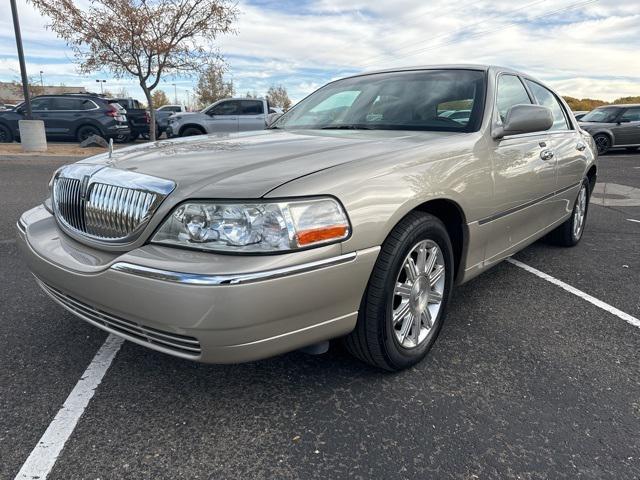 used 2010 Lincoln Town Car car, priced at $10,000