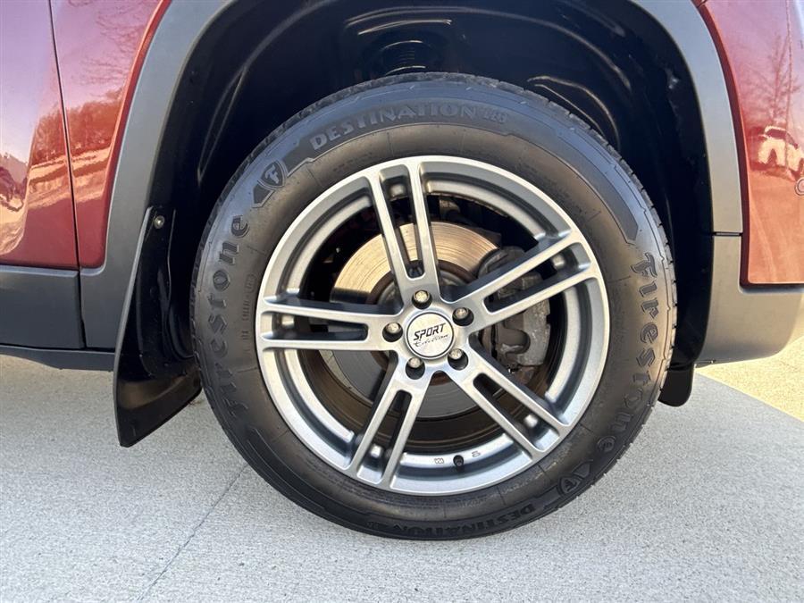 used 2019 Jeep Cherokee car, priced at $15,988