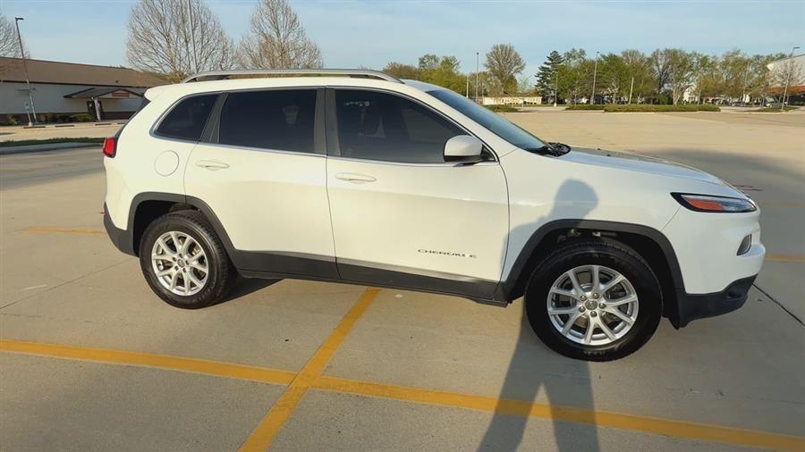 used 2015 Jeep Cherokee car, priced at $10,400