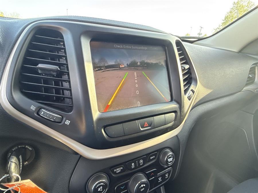 used 2015 Jeep Cherokee car, priced at $10,400