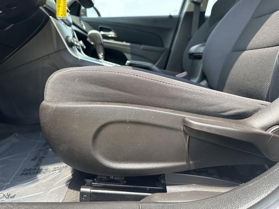 used 2015 Chevrolet Cruze car, priced at $9,999