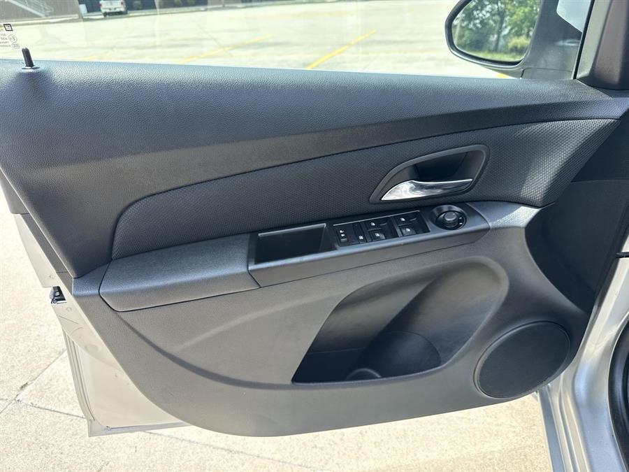 used 2015 Chevrolet Cruze car, priced at $9,999