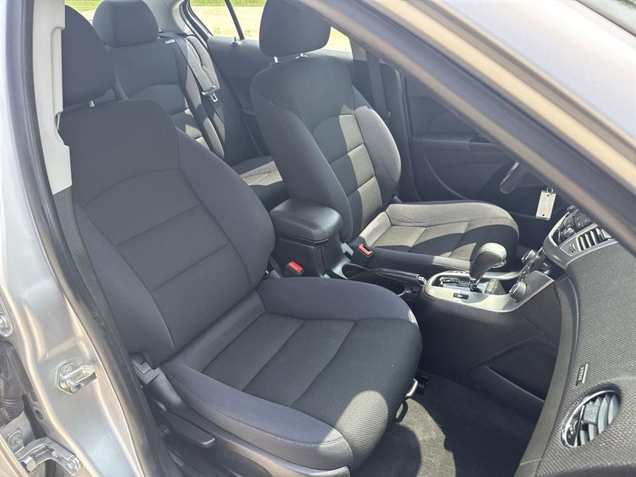 used 2015 Chevrolet Cruze car, priced at $9,999