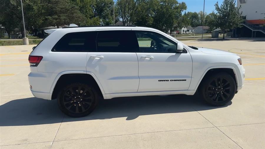 used 2017 Jeep Grand Cherokee car, priced at $18,499