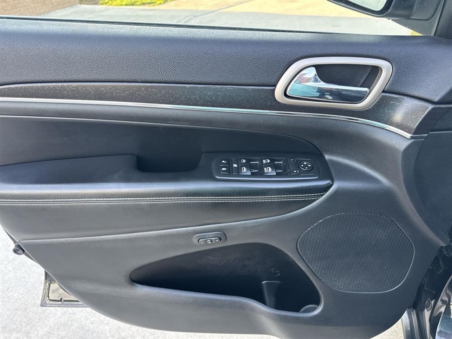 used 2015 Jeep Grand Cherokee car, priced at $14,314