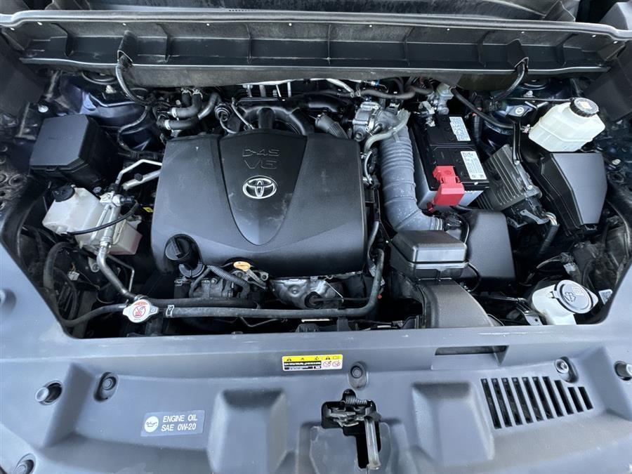 used 2020 Toyota Highlander car, priced at $26,819