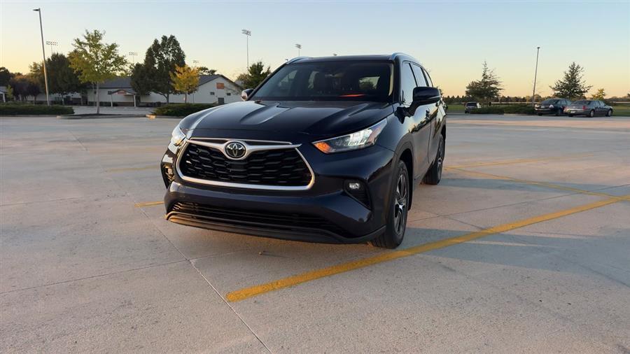 used 2020 Toyota Highlander car, priced at $26,819