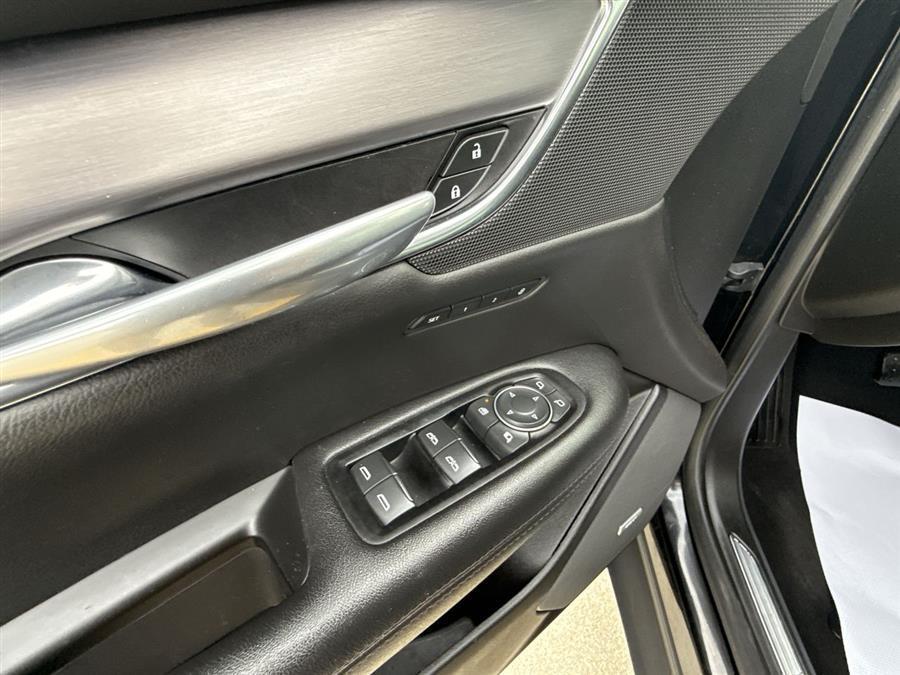 used 2019 Cadillac XT5 car, priced at $18,500
