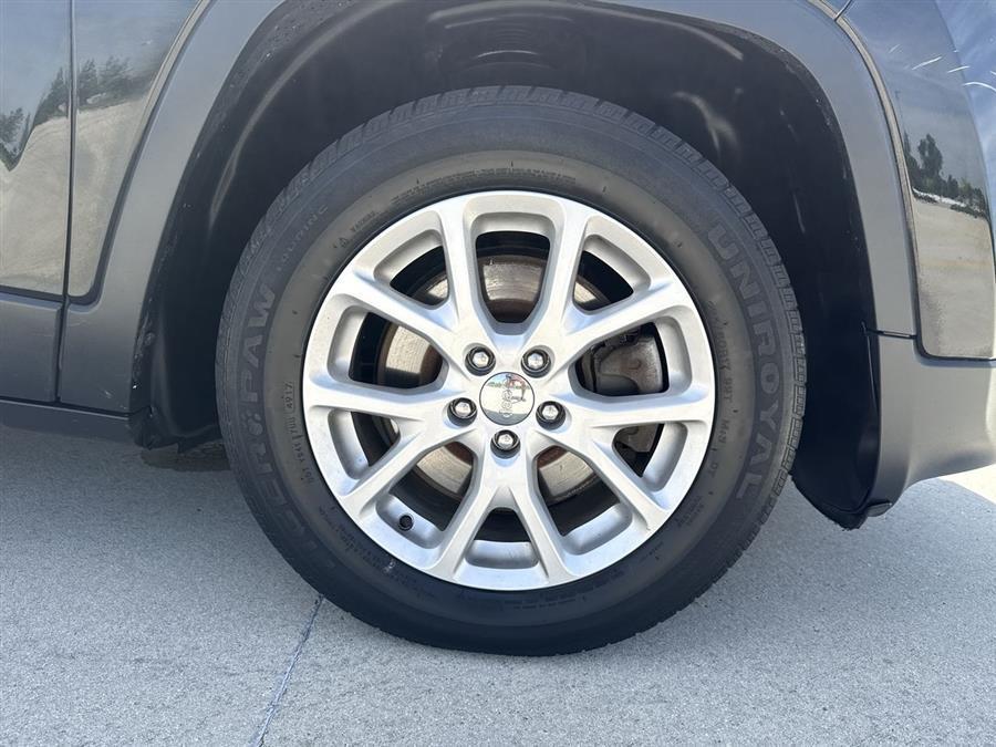 used 2015 Jeep Cherokee car, priced at $10,271