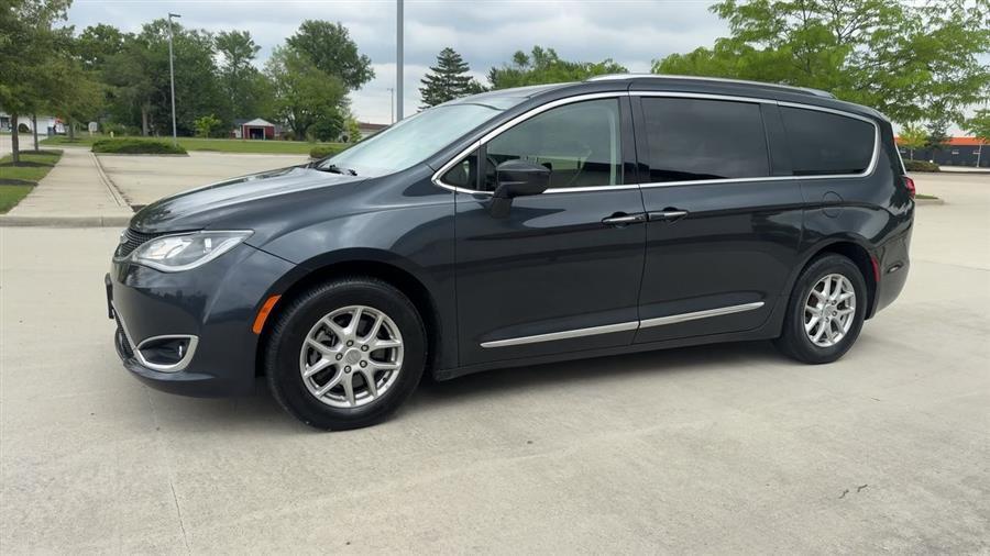 used 2020 Chrysler Pacifica car, priced at $17,195