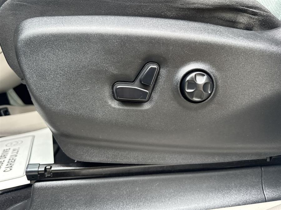 used 2020 Chrysler Pacifica car, priced at $17,195