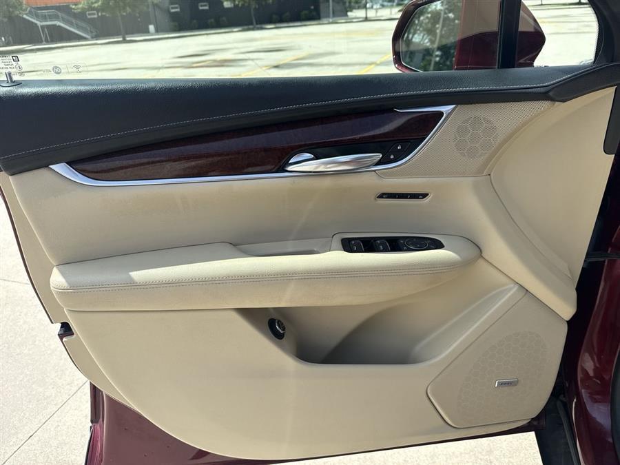 used 2017 Cadillac XT5 car, priced at $16,999