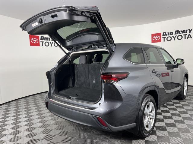 used 2024 Toyota Highlander car, priced at $39,616