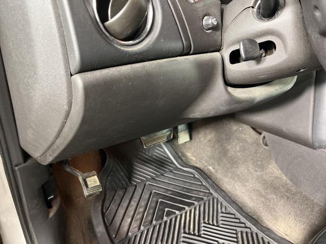 used 2007 Pontiac Grand Prix car, priced at $2,000