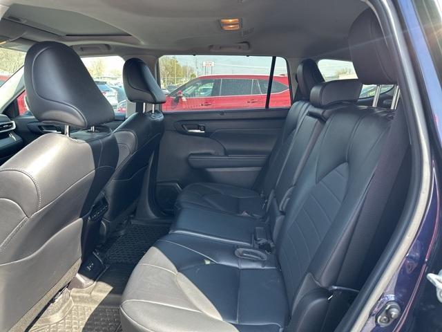 used 2022 Toyota Highlander car
