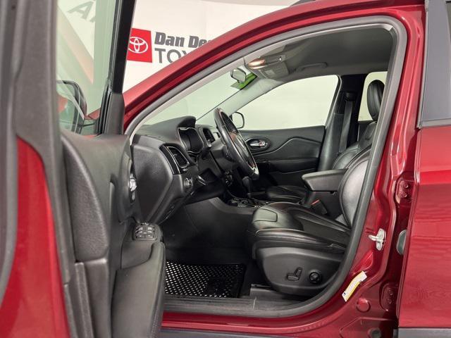 used 2020 Jeep Cherokee car, priced at $17,135