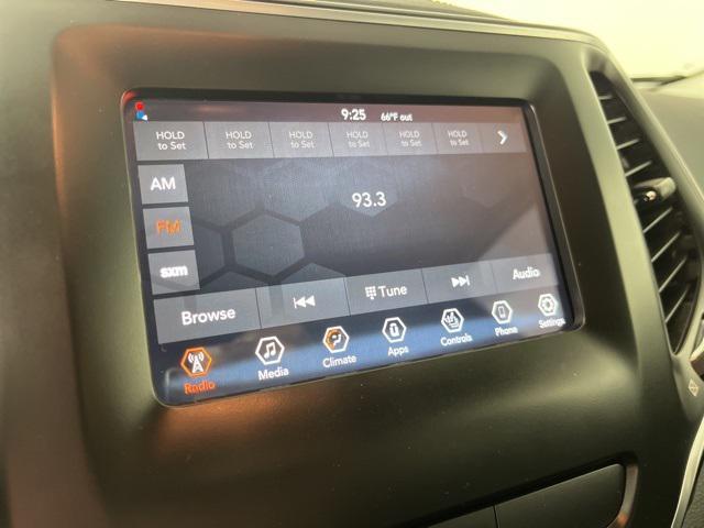 used 2020 Jeep Cherokee car, priced at $17,135