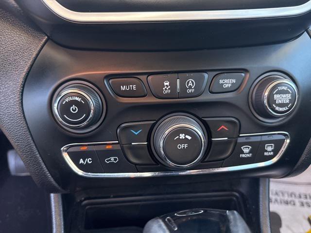 used 2020 Jeep Cherokee car, priced at $17,461